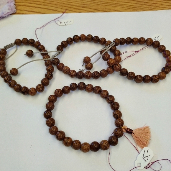 Sandlewood bracelets - Picture 1 of 6